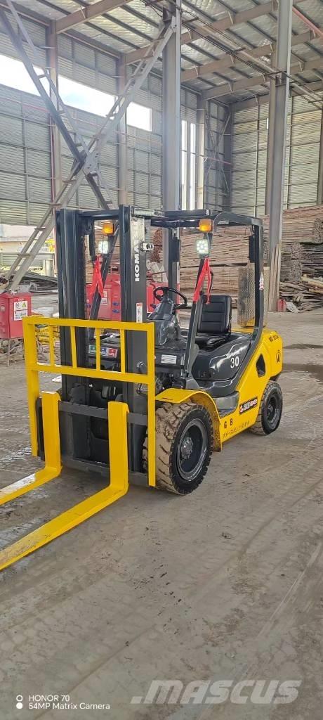 Komatsu FD 30 T-17 Diesel Trucker