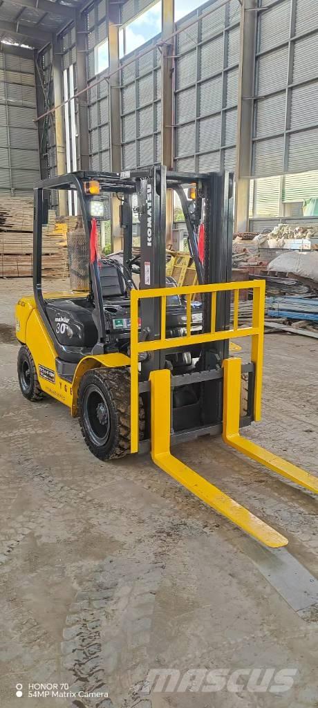 Komatsu FD 30 T-17 Diesel Trucker