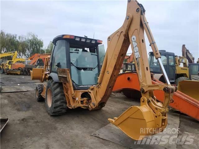 CASE 580M Kompaktlastere