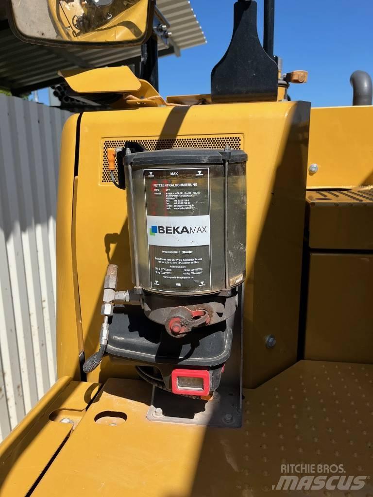 CAT 325 Beltegraver
