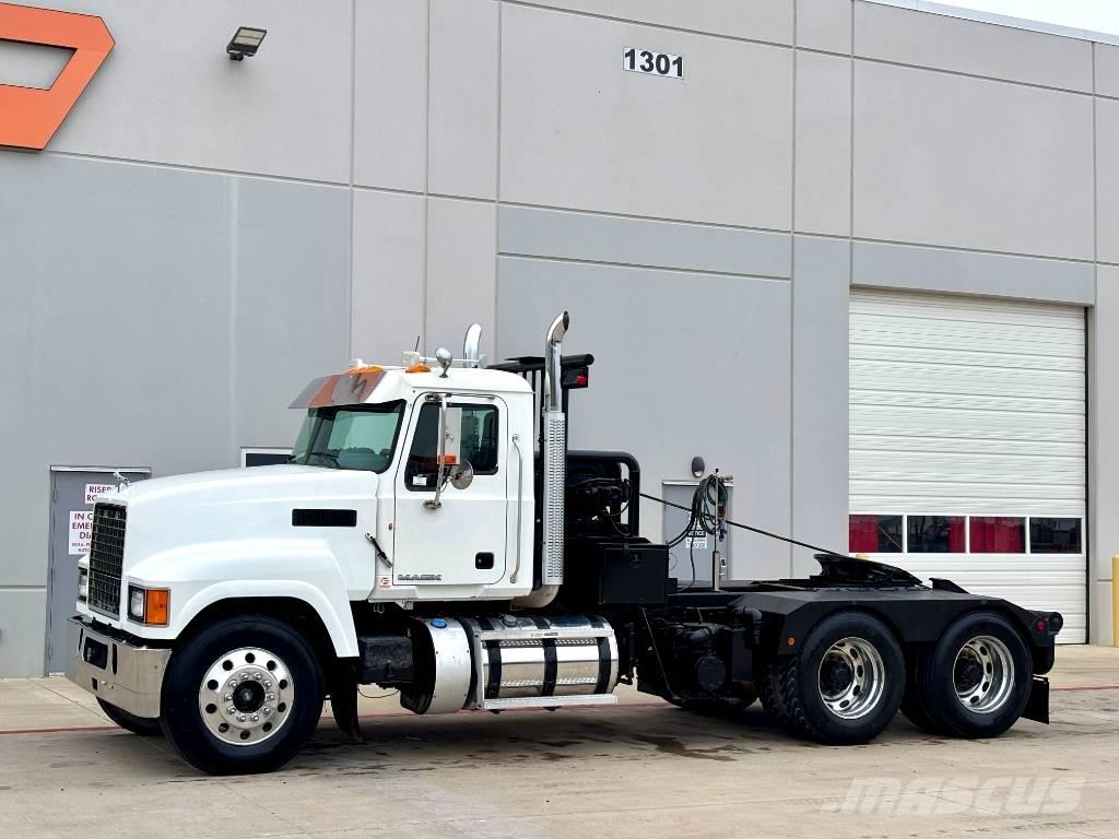 Mack CHU 613 Bergingsbiler