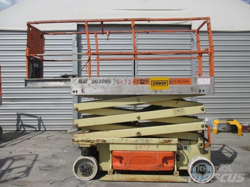 JLG 2030 ES Sakselifter