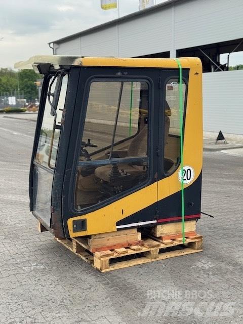 CAT M 320 USED CAB Førerhus og Interiør