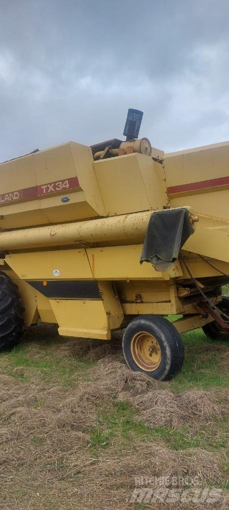 New Holland TX 34 Skurtreskere