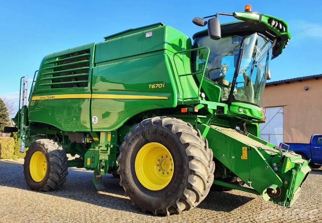 John Deere T670 Skurtreskere