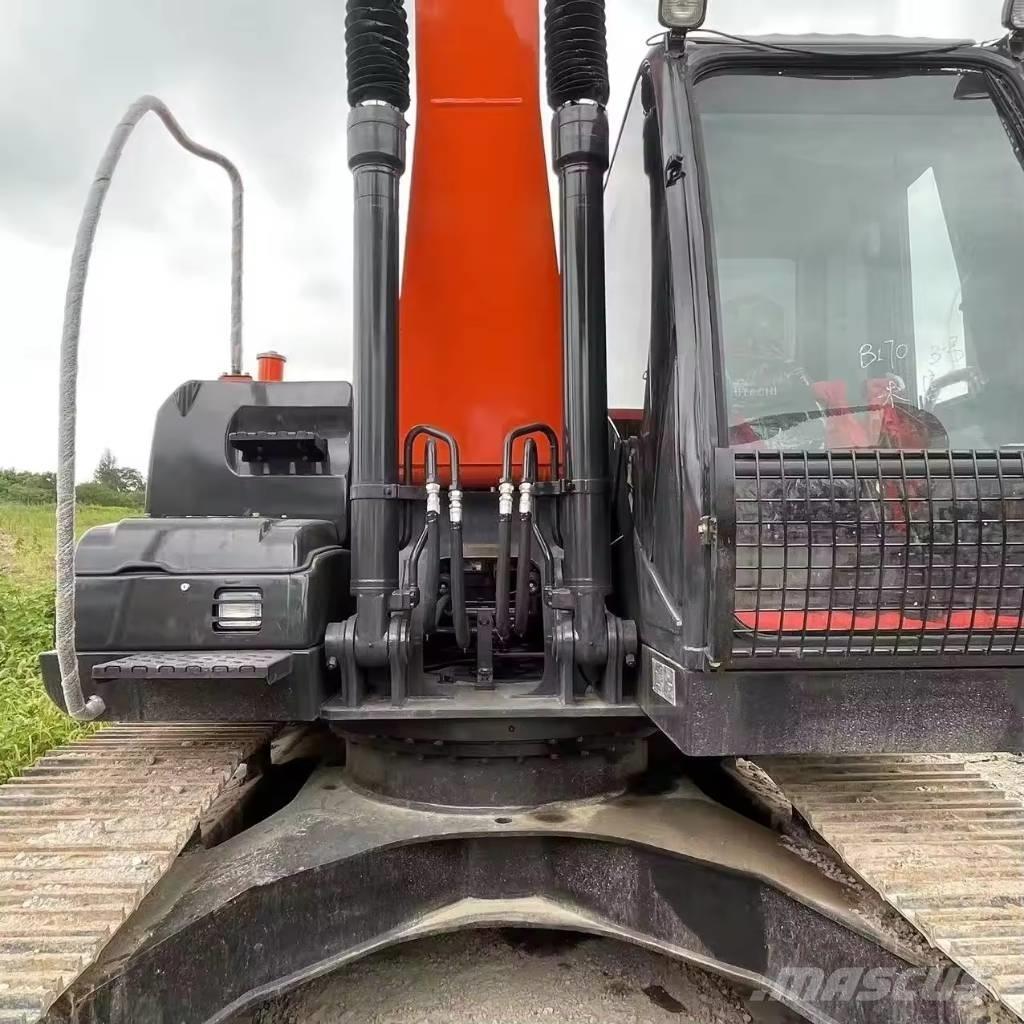 Hitachi ZX 200 Beltegraver