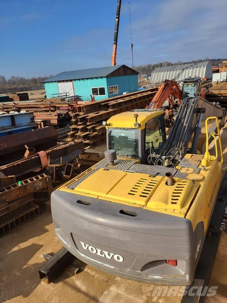 Volvo 210CLR Amfibiske Gravemaskiner