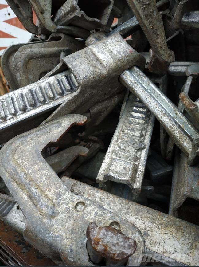 Peri BFD Clamps (Used) Forskaling