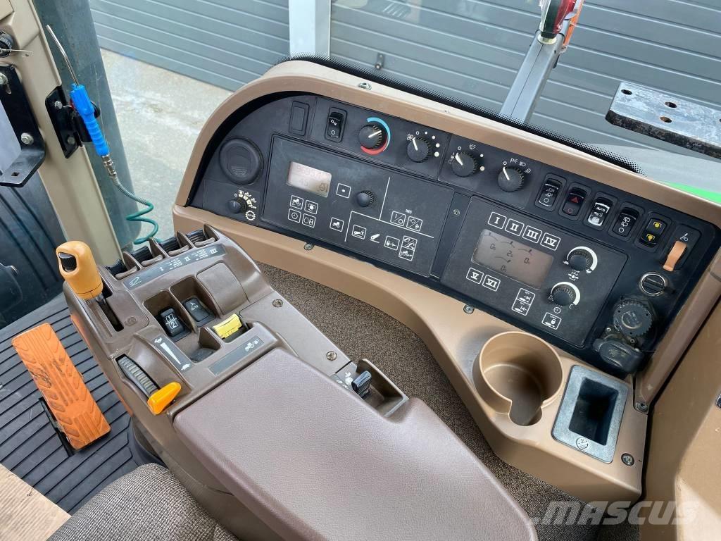 John Deere 8230 ILS Traktorer