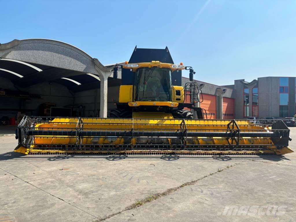 New Holland CR 9090 Skurtreskere