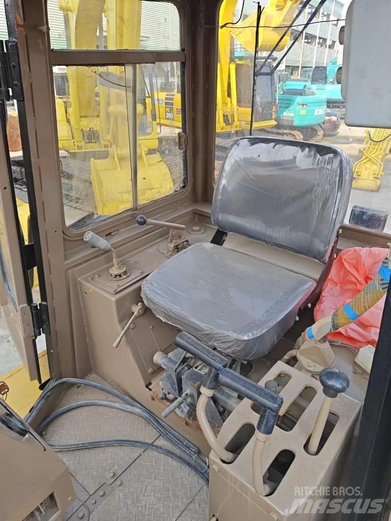 CAT D 6 G Dozere Beltegående
