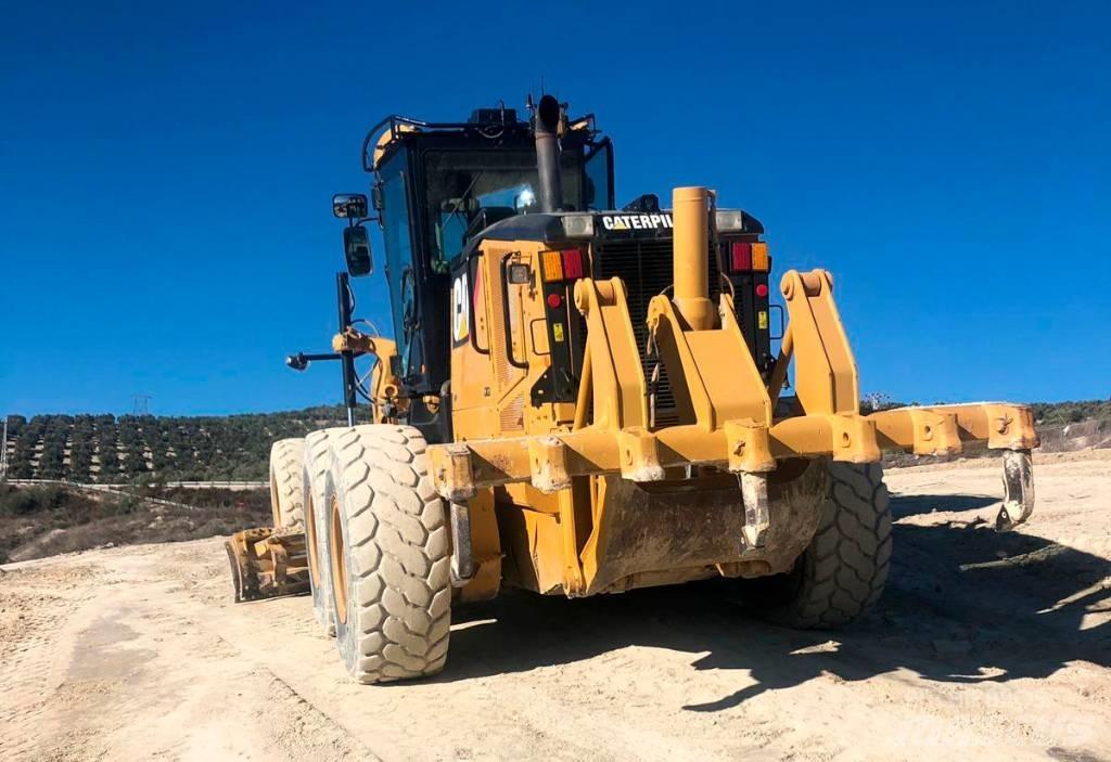 CAT 14 M Veihøvler