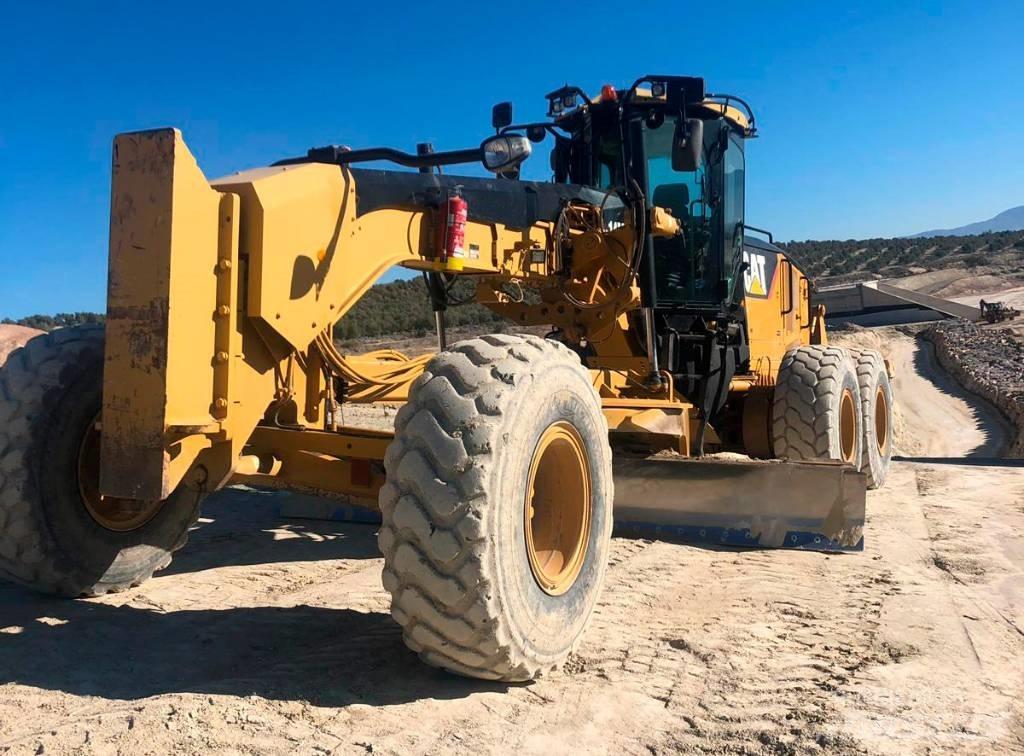 CAT 14 M Veihøvler