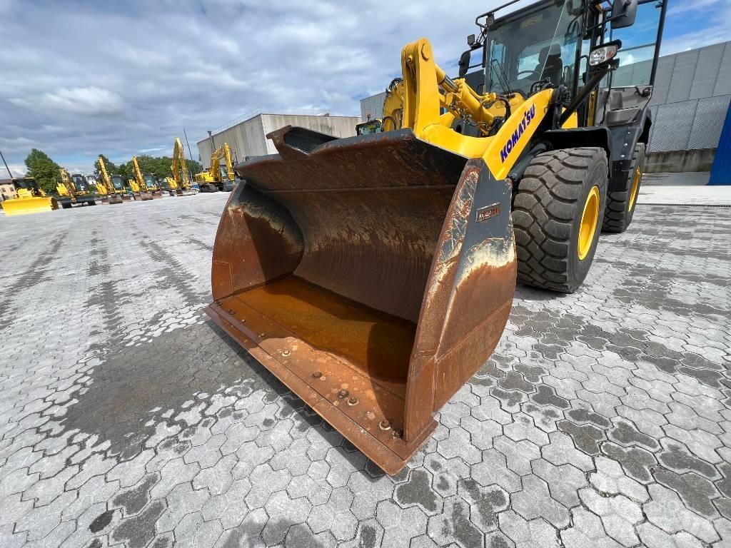 Komatsu WA320-7 Hjullastere