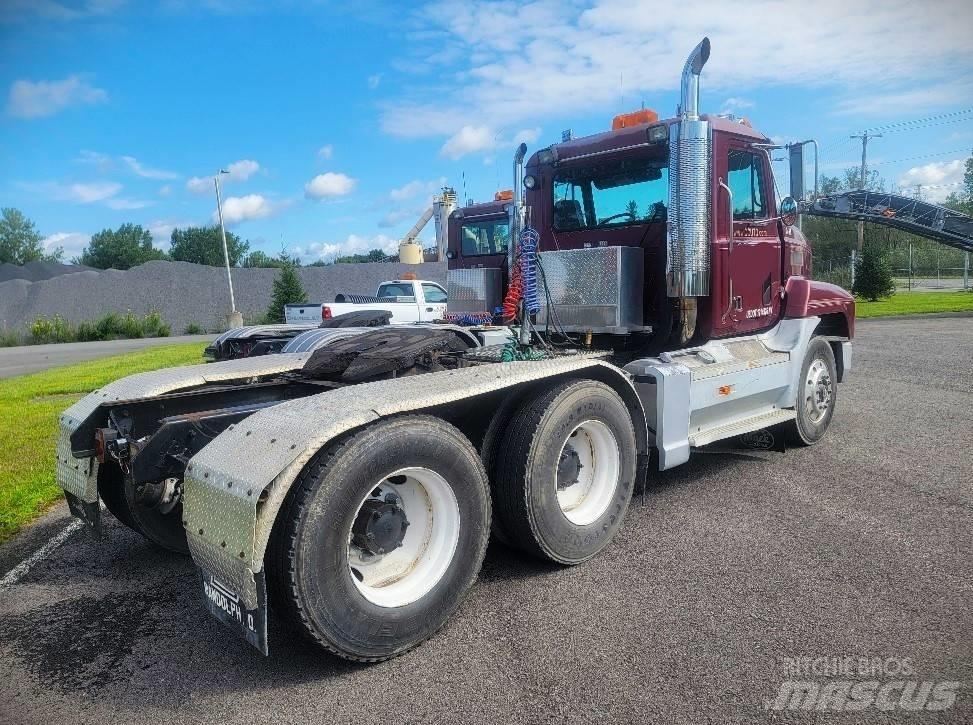 Mack CH 613 Trekkvogner