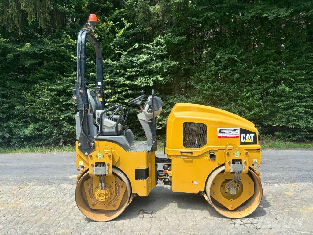 CAT CB 24 B Tandem Valser