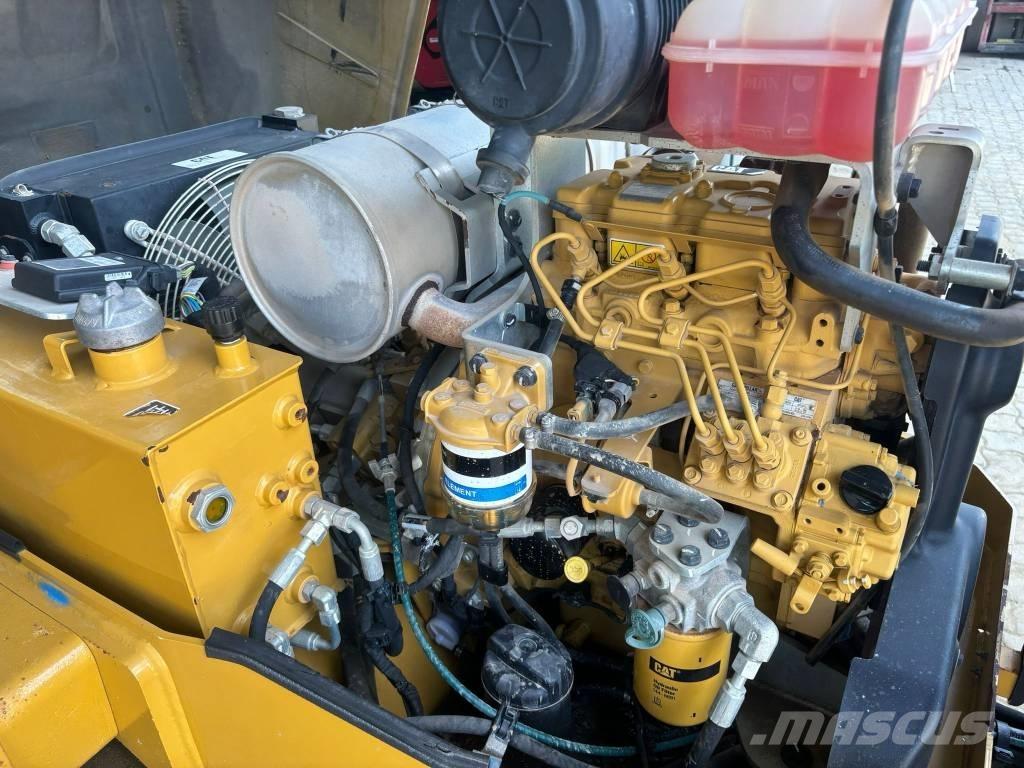 CAT CB 24 B Tandem Valser