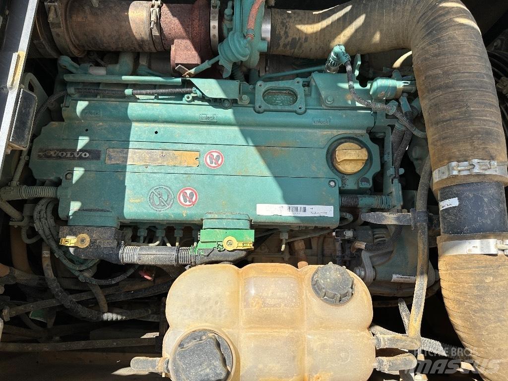 Volvo EC 220 E L Beltegraver