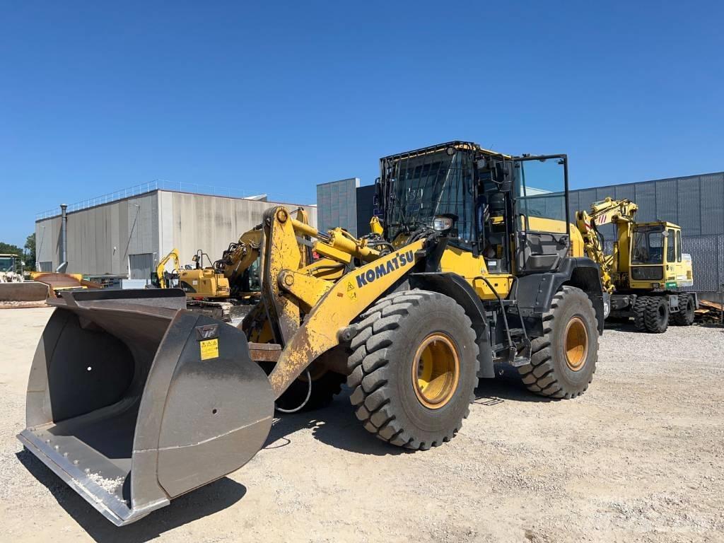 Komatsu WA 270-8 Hjullastere
