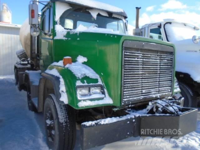 Freightliner FLC 112 Andre lastebiler