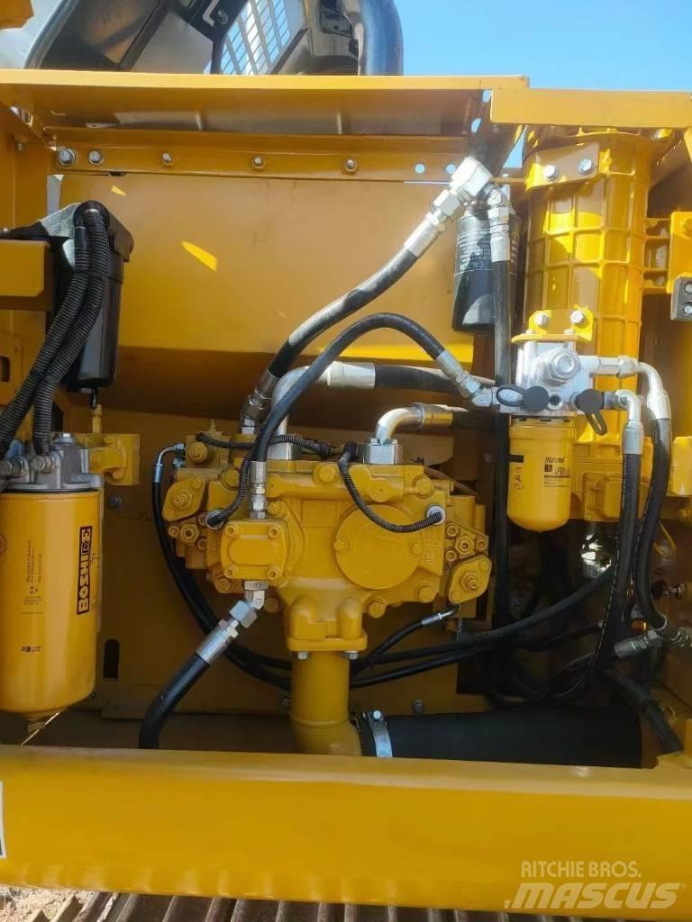 CAT 320D2L Beltegraver