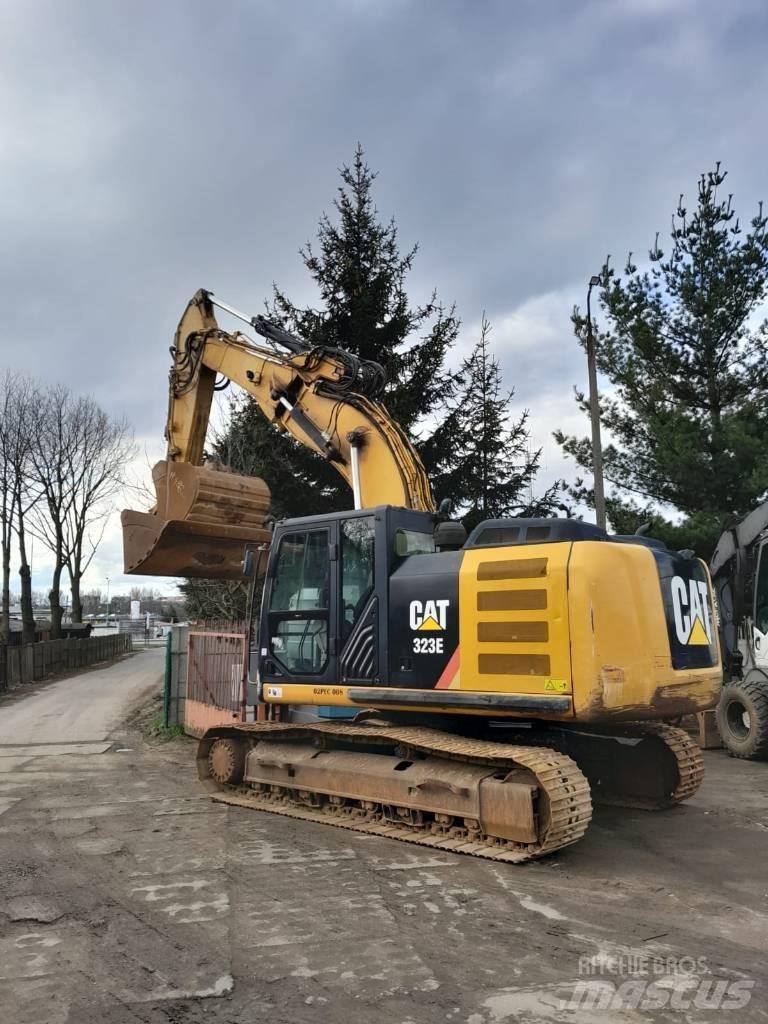 CAT 323 E Beltegraver