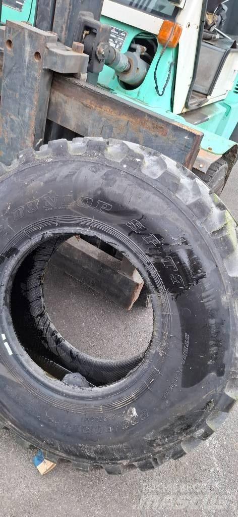 Dunlop 335/80R18 Dekk, hjul og felger