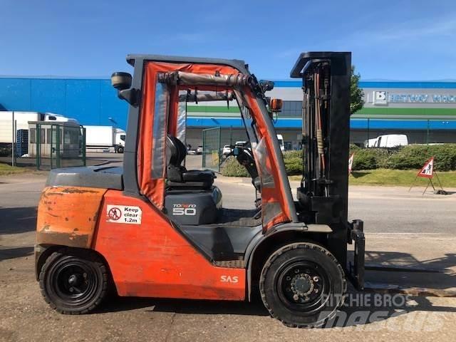 Toyota 40-8FD45N Diesel Trucker