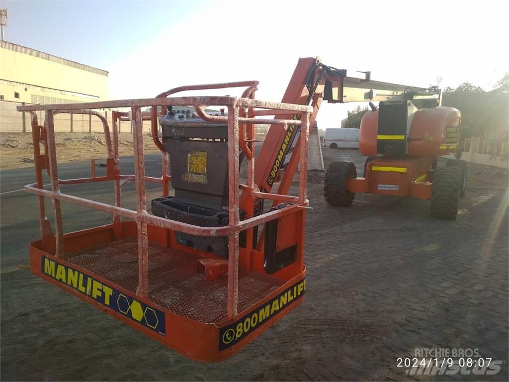 JLG 800AJ Leddede bomlifter