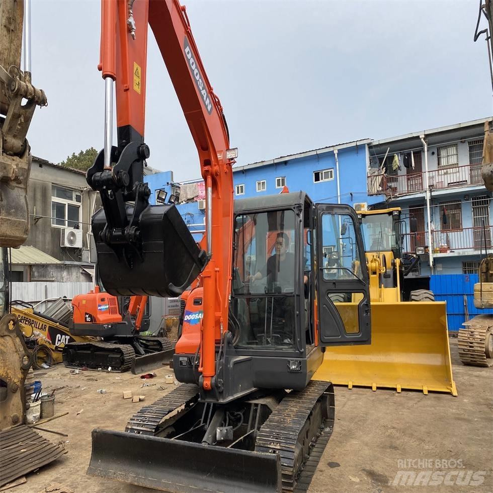 Doosan DX 60 Beltegraver