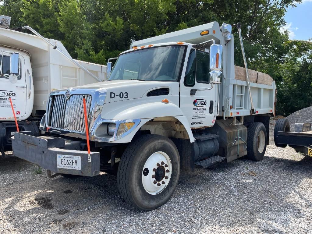 International 7300 Tippbil