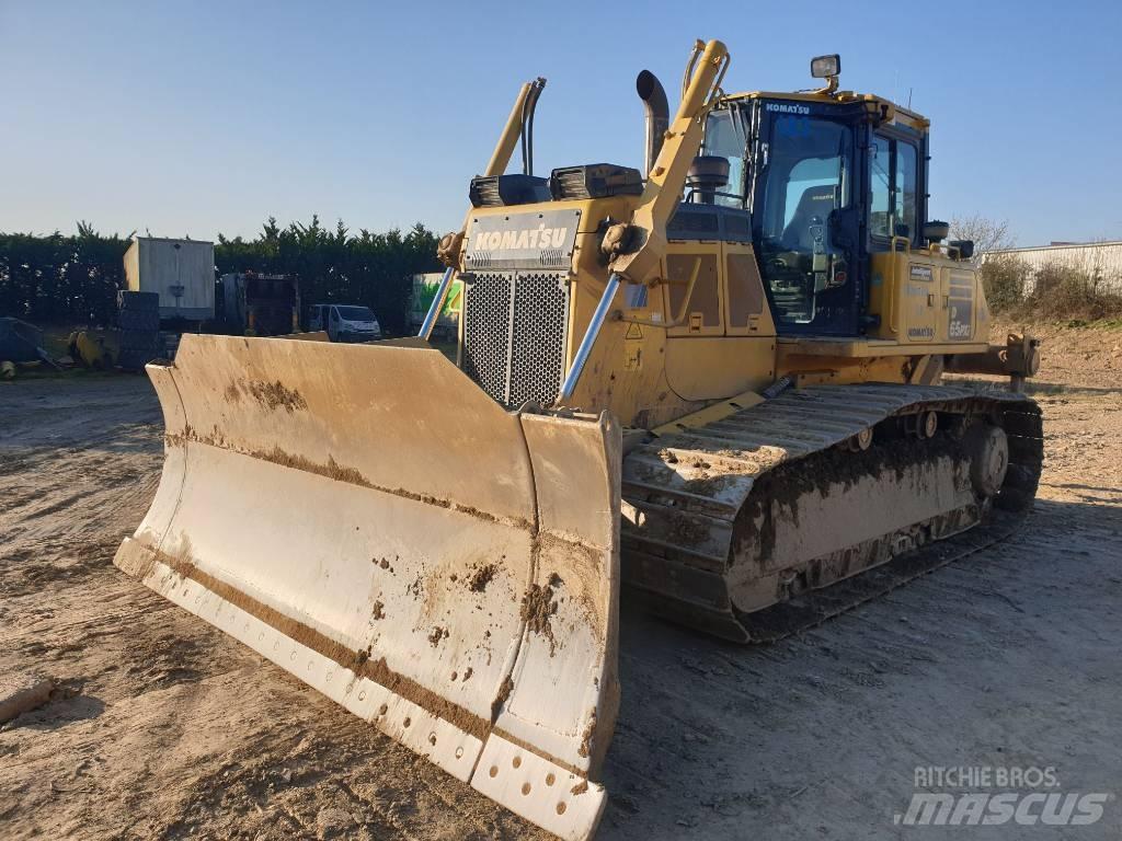 Komatsu D65PXi-18 Dozere Beltegående