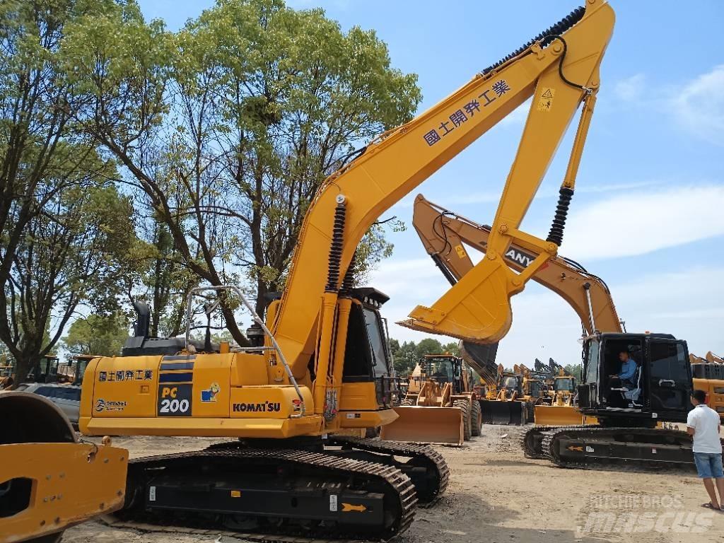 Komatsu PC 200-8 Beltegraver