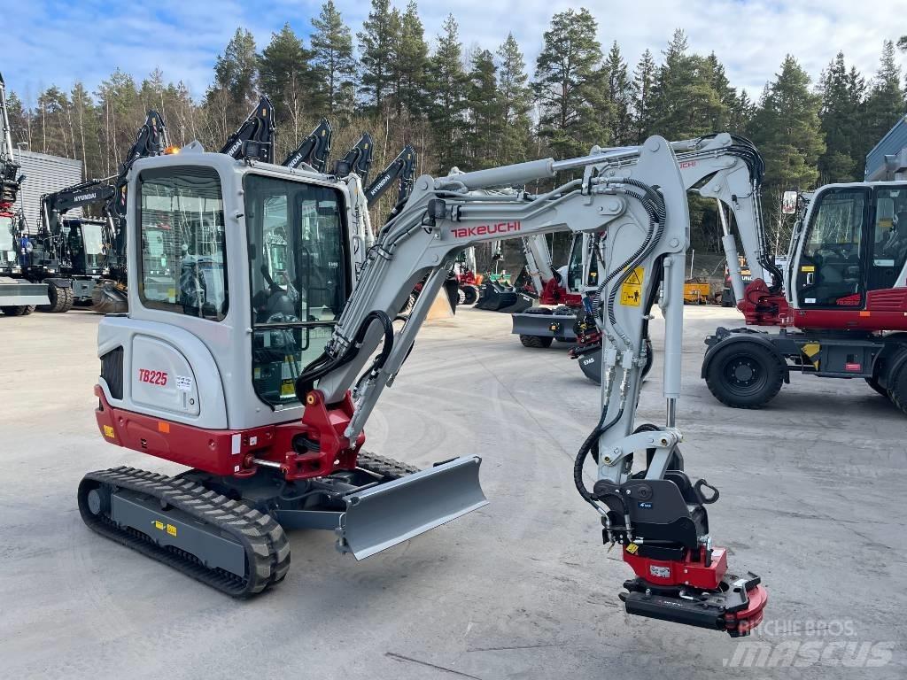 Takeuchi TB 225 Minigravere <7t
