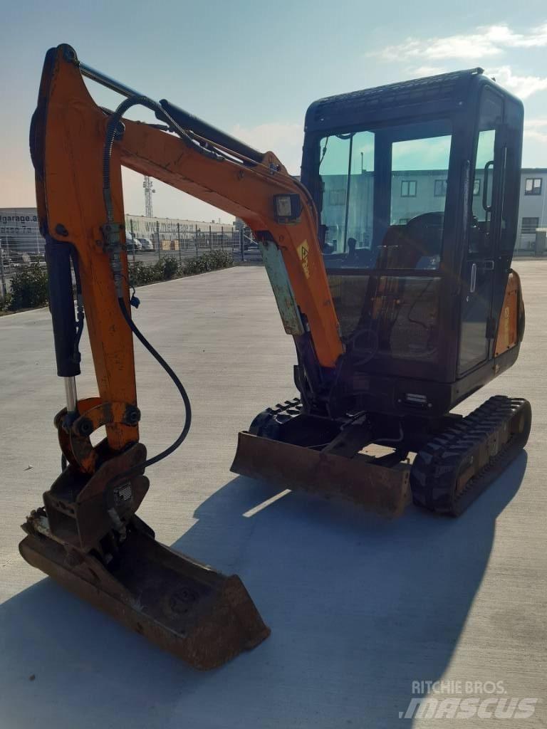 Hanix N 15B Minigravere <7t