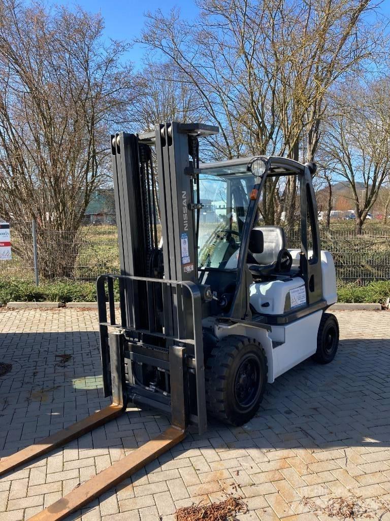 Nissan YG1D2A32Q Diesel Trucker