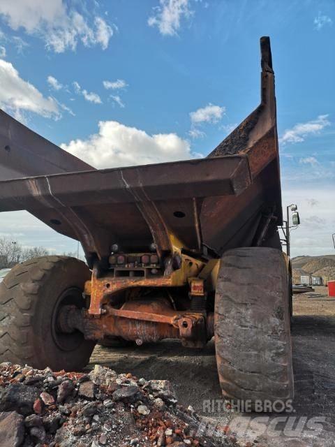 CAT 735 Rammestyrte Dumpere