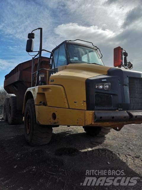 CAT 735 Rammestyrte Dumpere