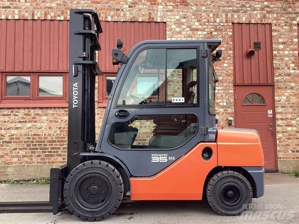 Toyota 8FDJF35 Diesel Trucker