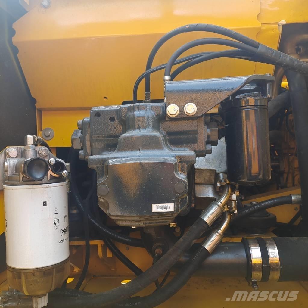 Komatsu PC200-8 Beltegraver