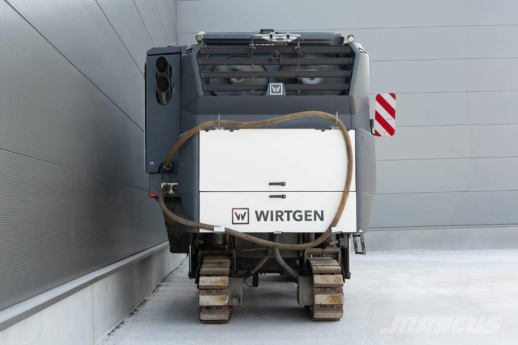 Wirtgen W 220 FI Asfalt-kaldfresere