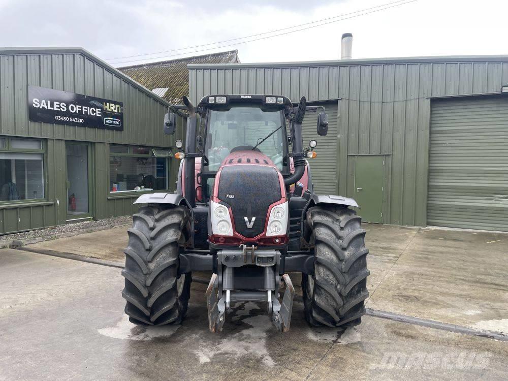 Valtra T 153 Traktorer