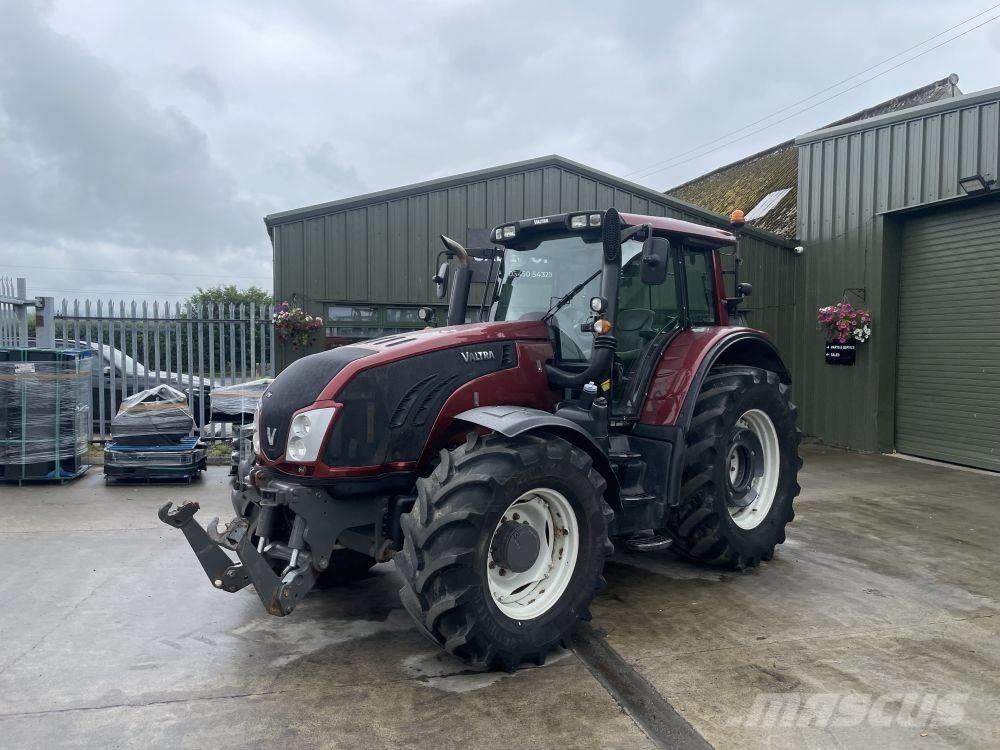 Valtra T 153 Traktorer