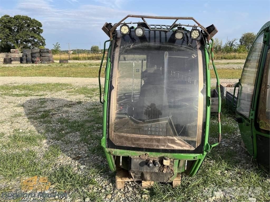 John Deere 1010E Førerhus og Interiør