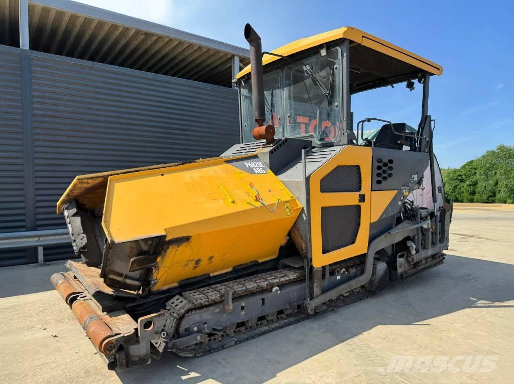 Volvo P 6820C Asfaltutleggere