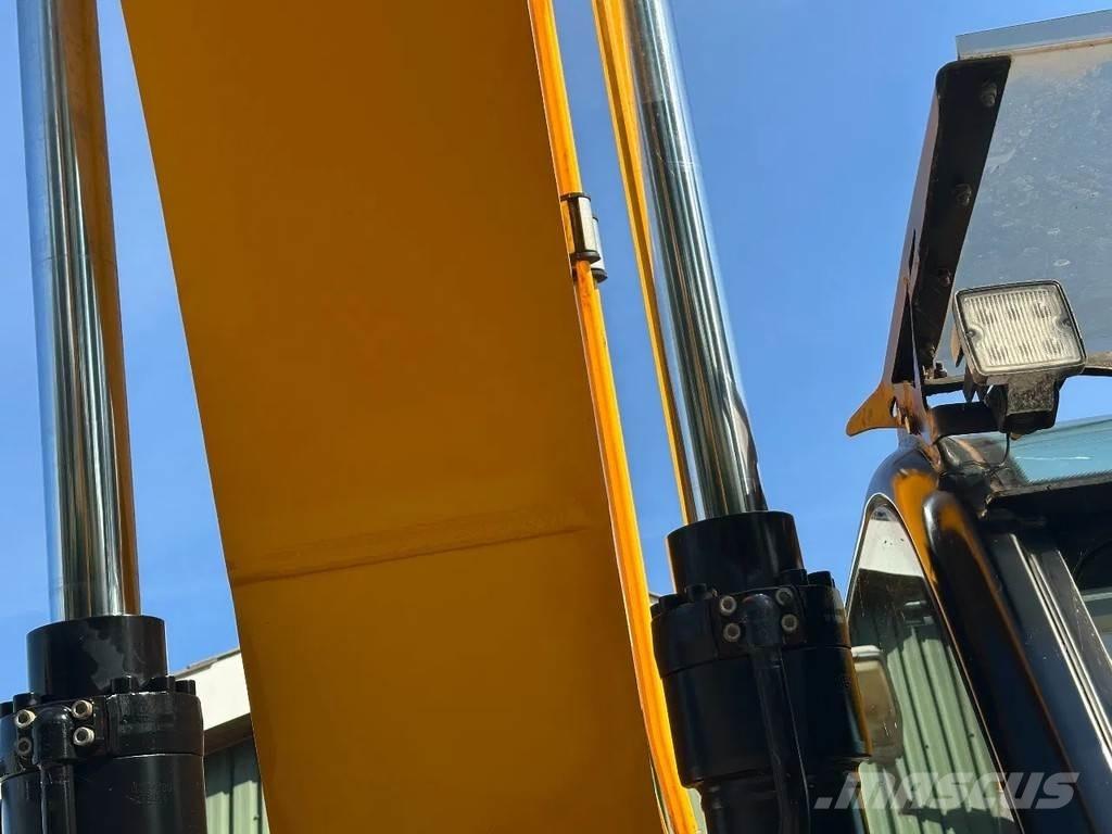 JCB JS220LC plus Beltegraver