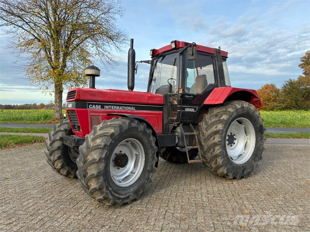 Case IH 1255 Traktorer