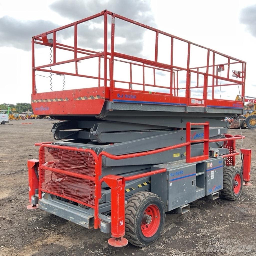 SkyJack SJ 9250 RT Sakselifter