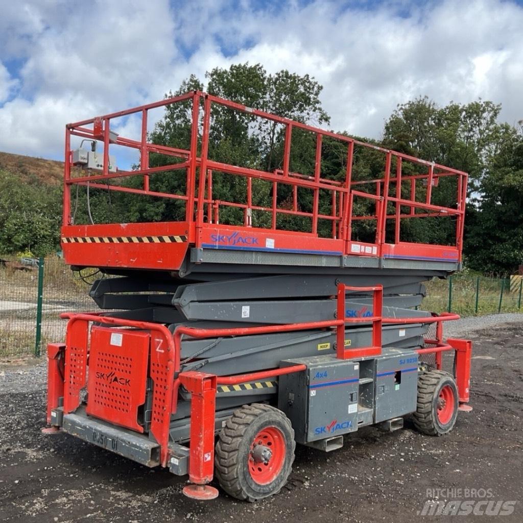 SkyJack SJ 9250 RT Sakselifter
