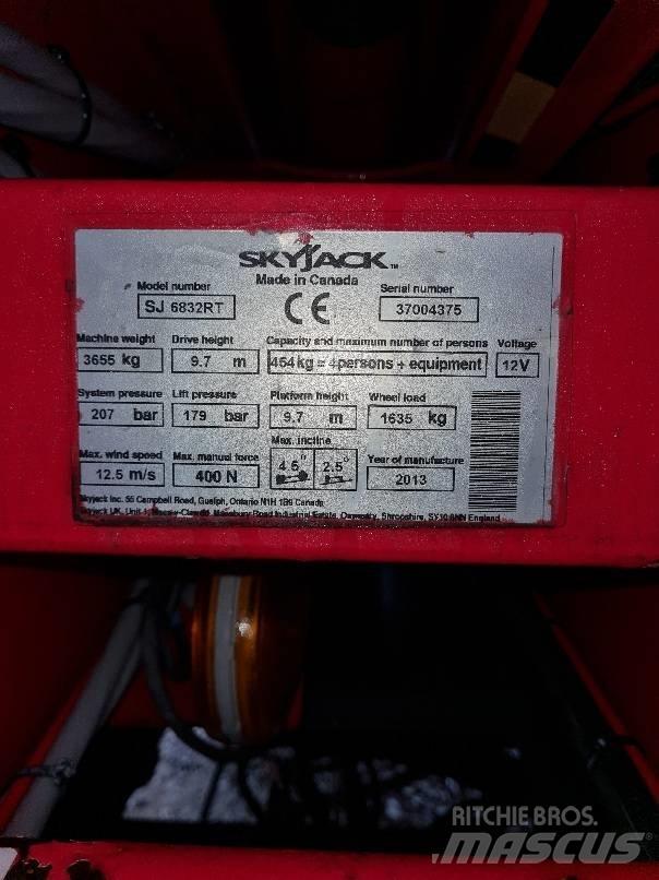 SkyJack SJ 6832 Sakselifter